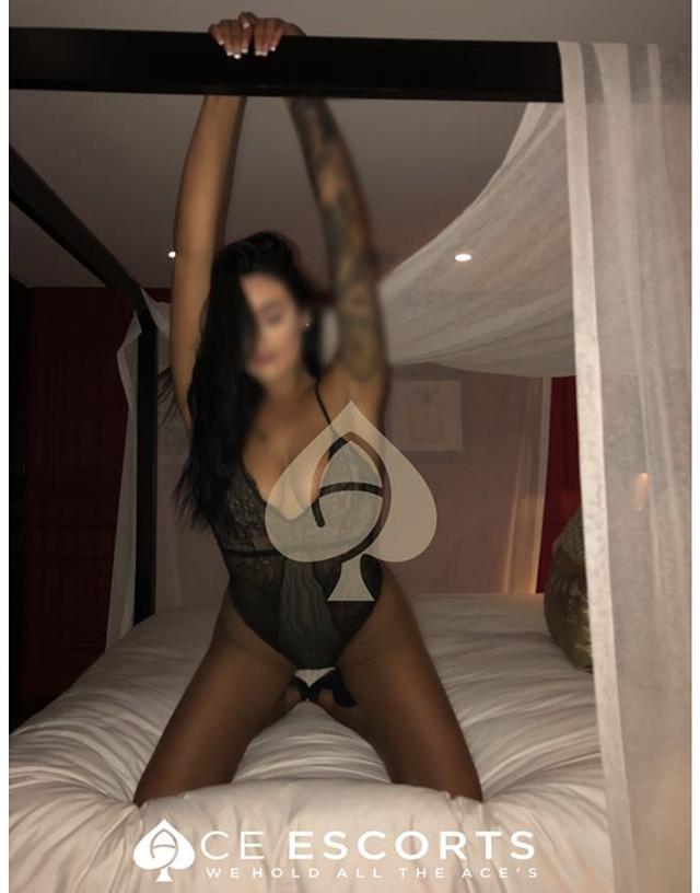 Akyazı Elit Escort Bayan Uhra